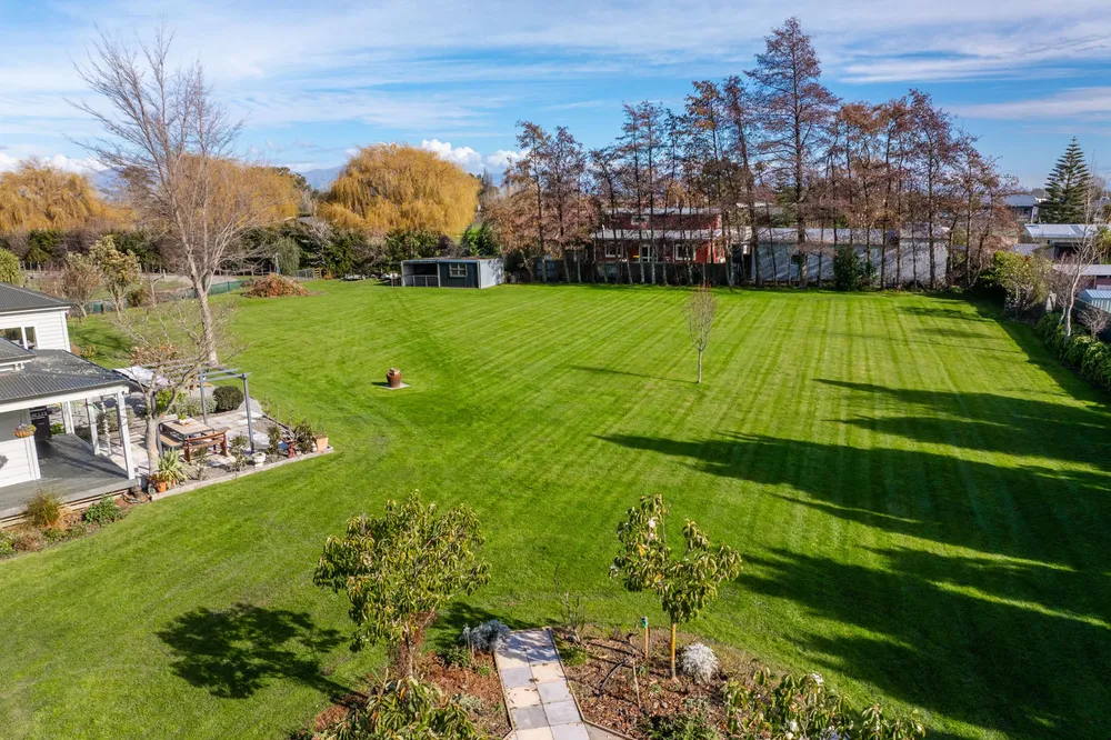 Photos of 22A Ferry Road