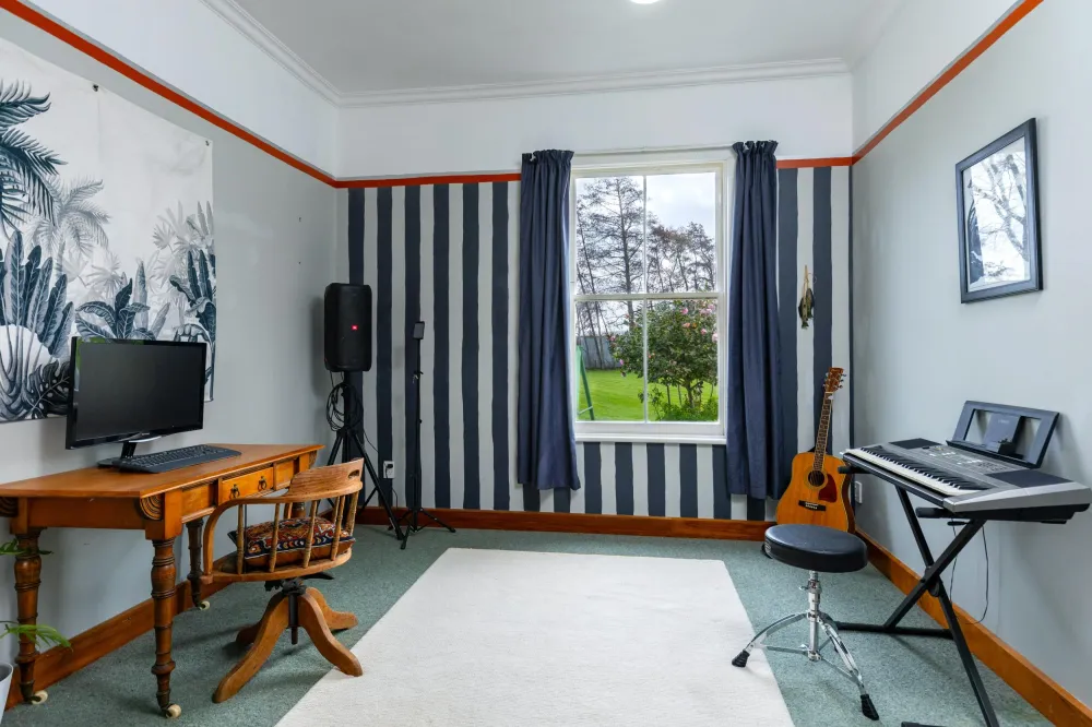Photos of 22A Ferry Road