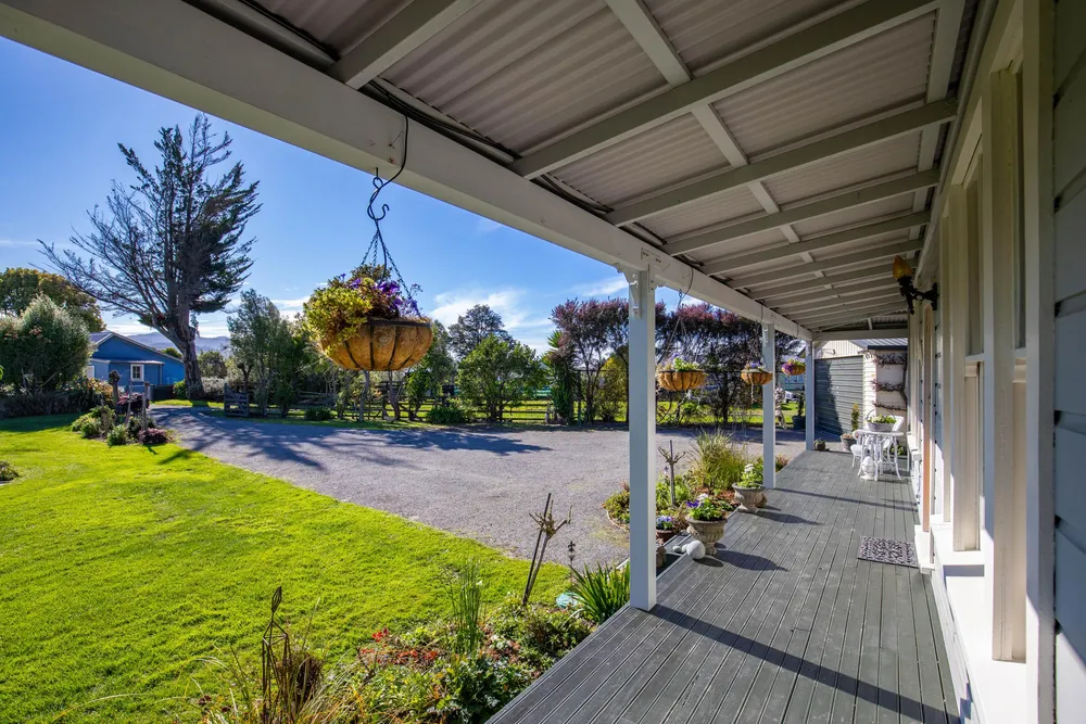 Photos of 22A Ferry Road