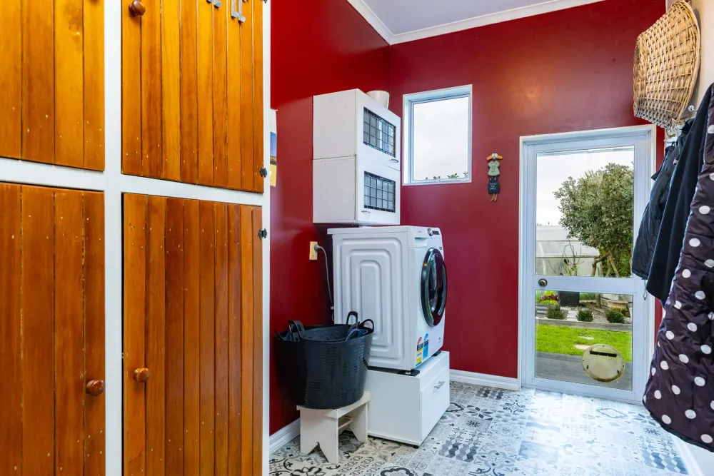 Photos of 22A Ferry Road