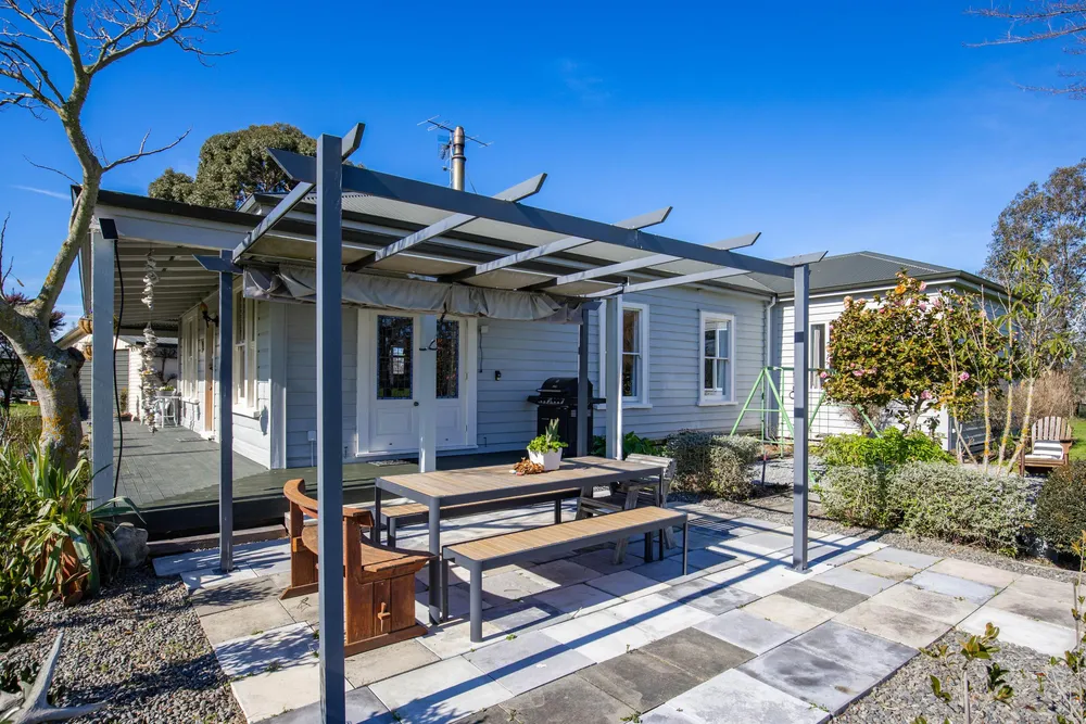 Photos of 22A Ferry Road