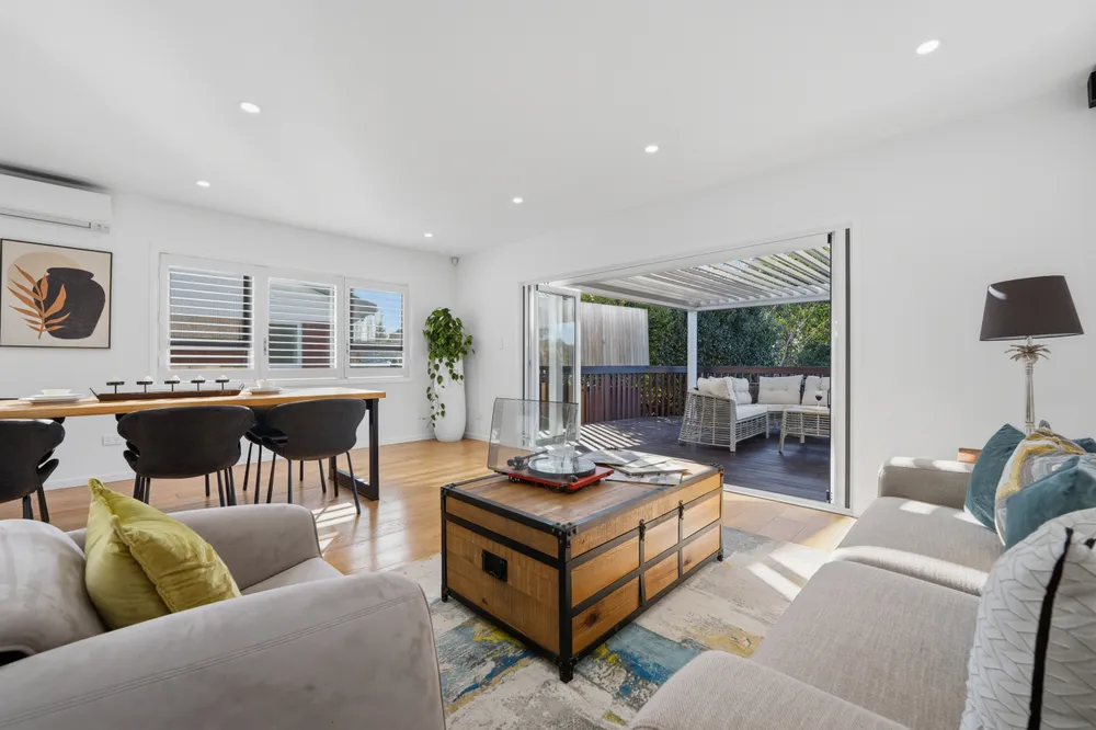 Photos of 58 Beechdale Crescent