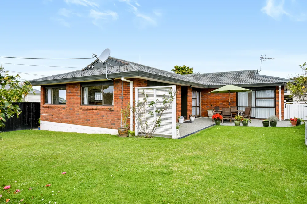 Photos of 1/15 Toroa Street