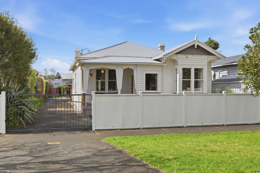 Photos of 10A Kiwitea Street