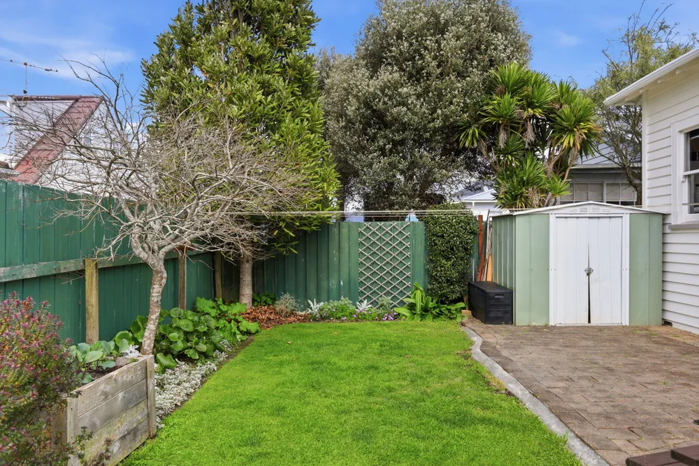 Photos of 10A Kiwitea Street