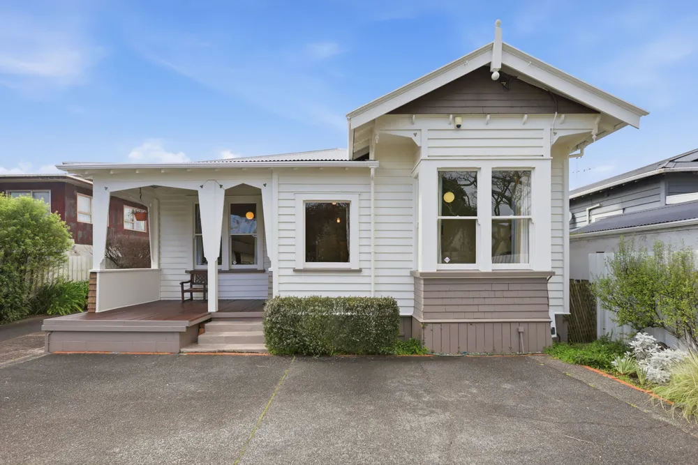 Photos of 10A Kiwitea Street