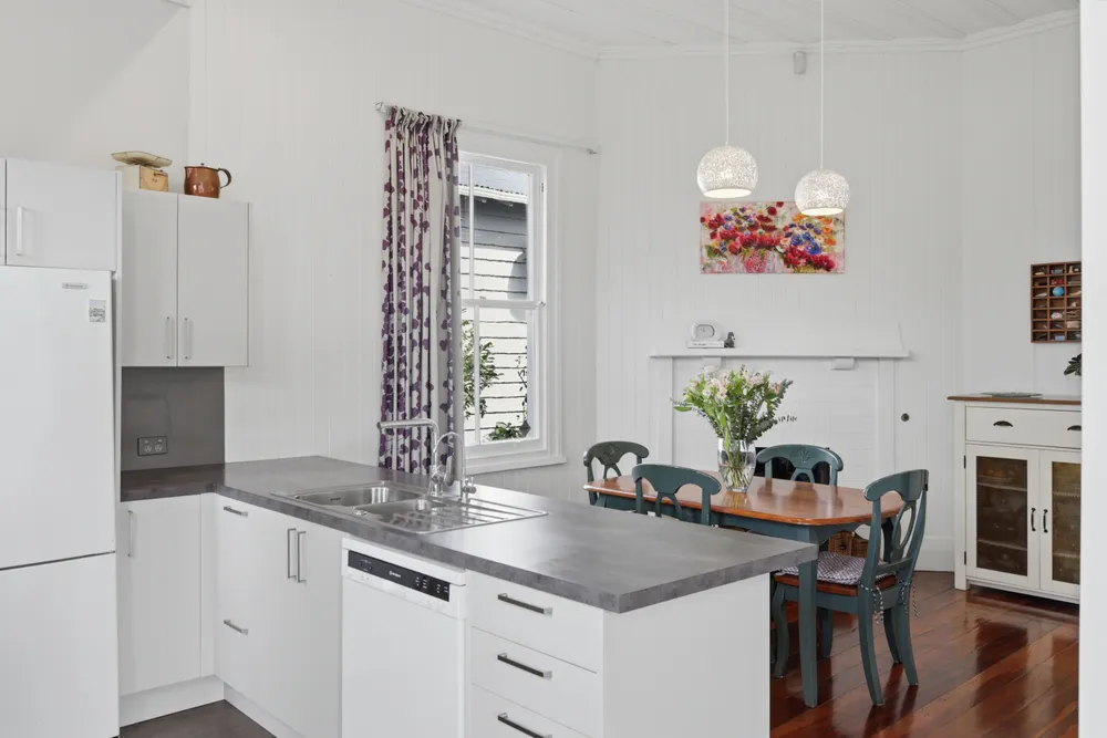 Photos of 10A Kiwitea Street