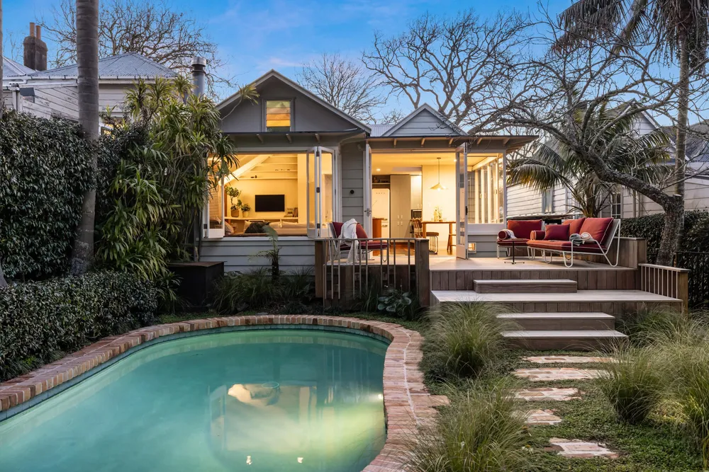 Photos of 41 Hepburn Street