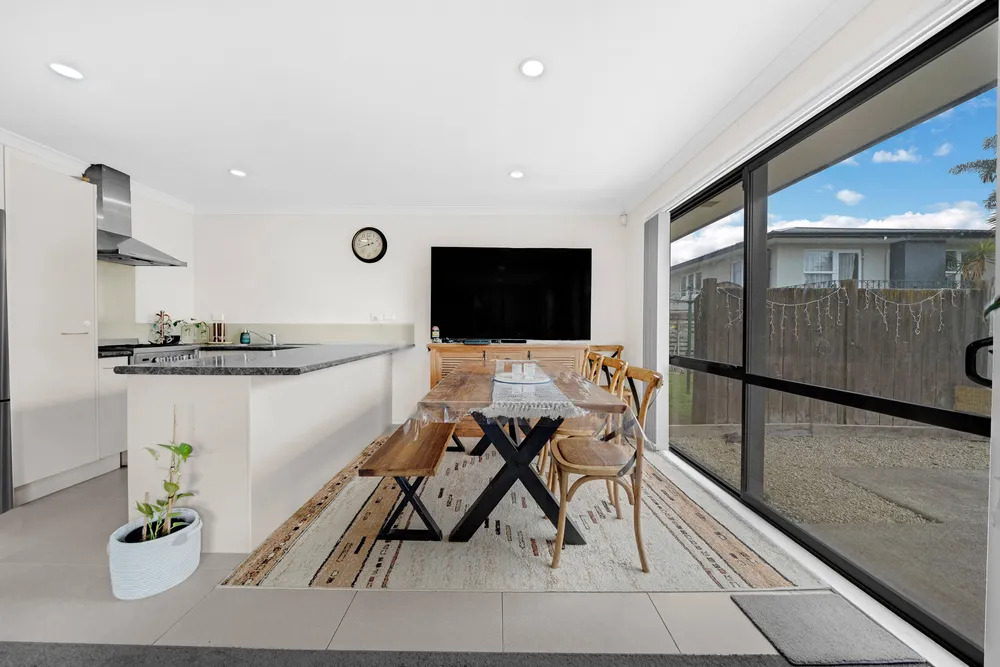 Photos of 9 Beaumonts Way