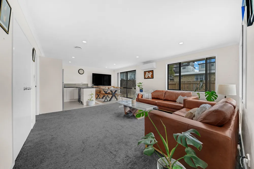 Photos of 9 Beaumonts Way