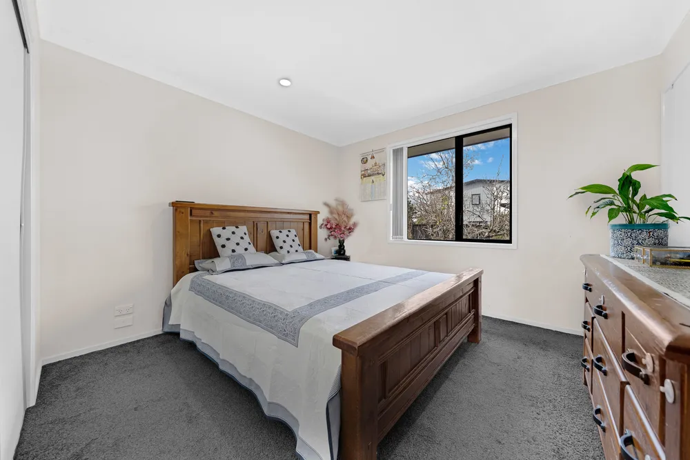Photos of 9 Beaumonts Way