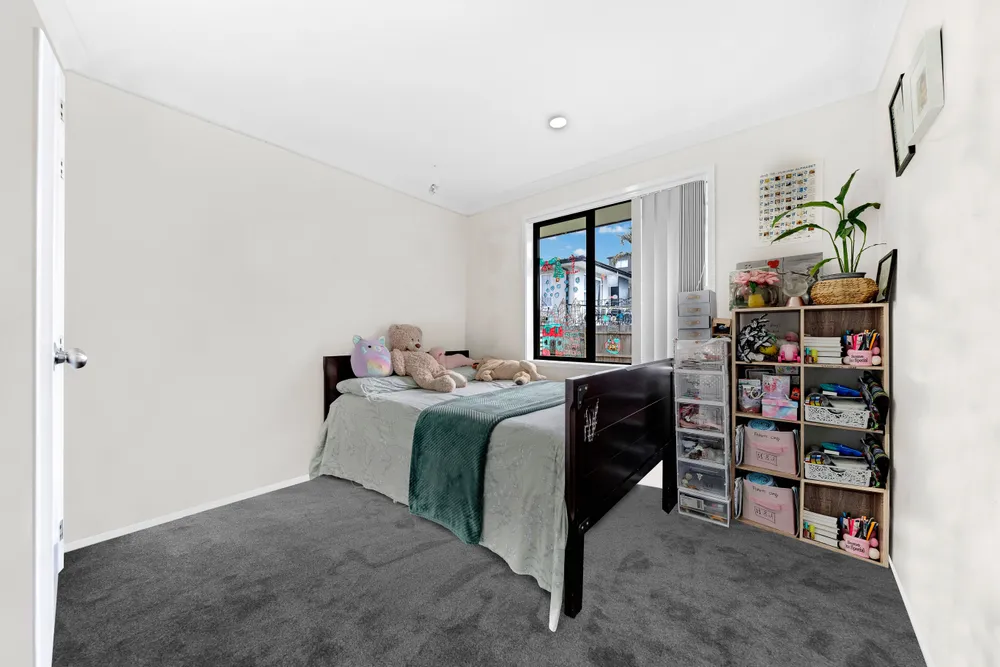 Photos of 9 Beaumonts Way