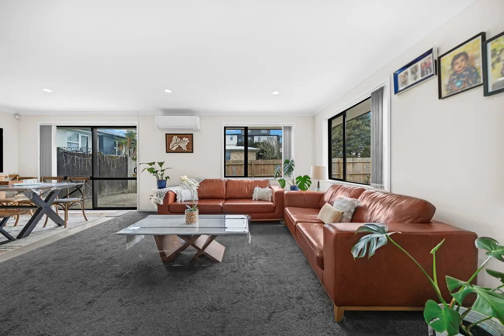 Photos of 9 Beaumonts Way
