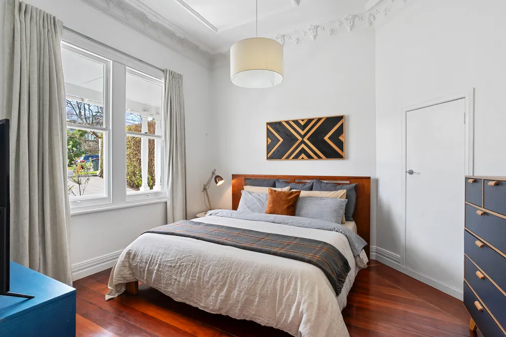 Photos of 34 St Albans Avenue