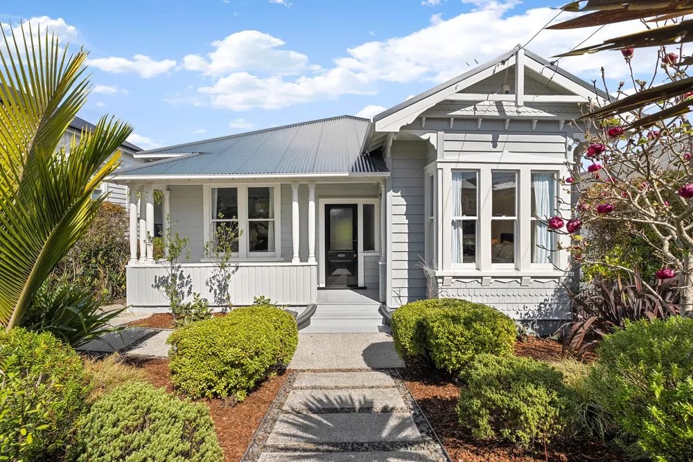 Photos of 34 St Albans Avenue