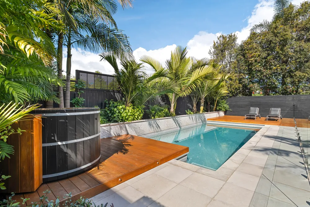 Photos of 34 St Albans Avenue