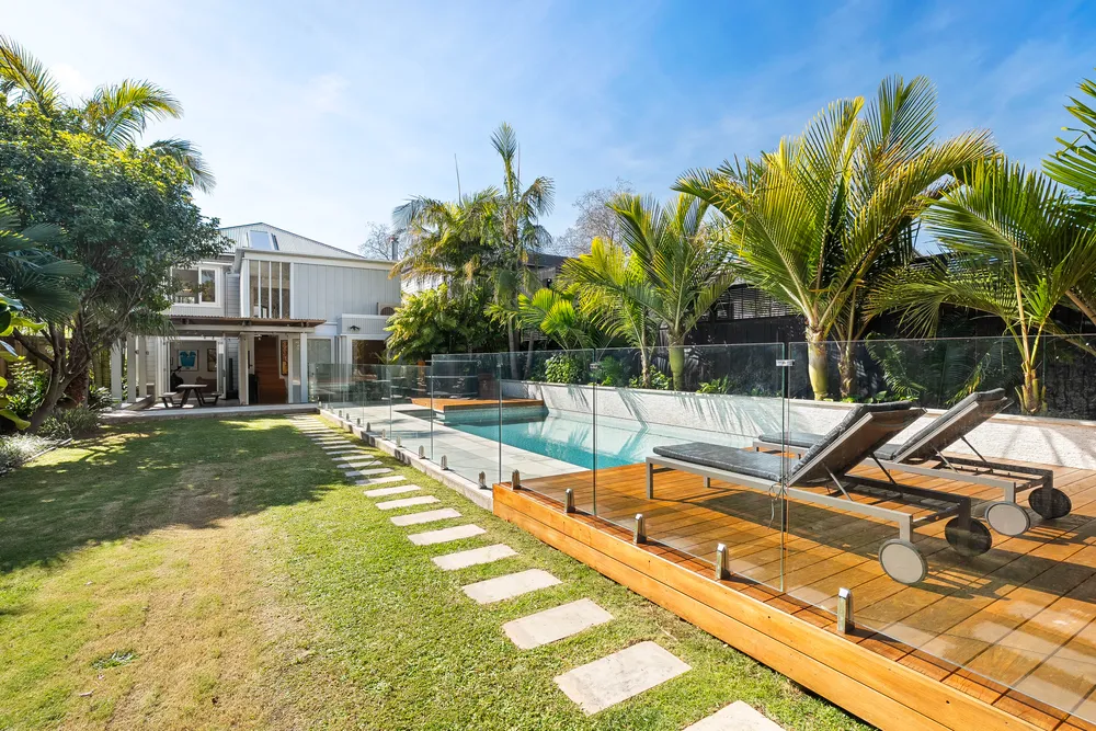 Photos of 34 St Albans Avenue