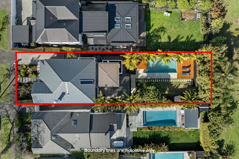 Photos of 34 St Albans Avenue