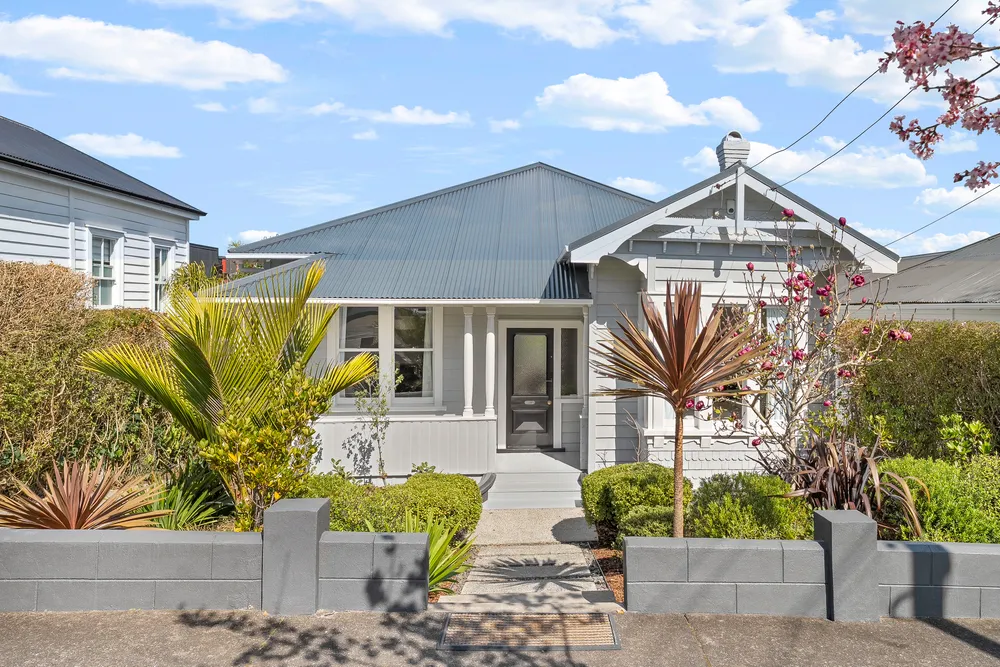 Photos of 34 St Albans Avenue