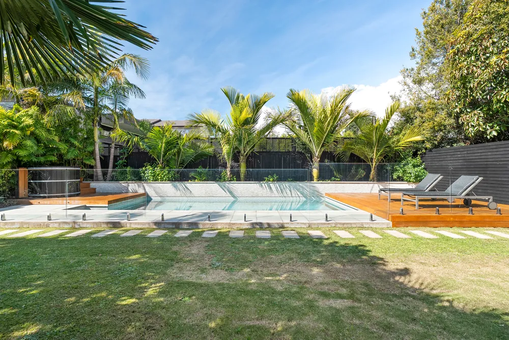 Photos of 34 St Albans Avenue