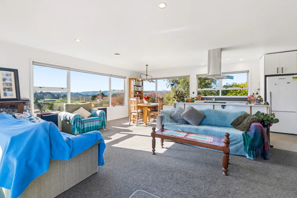 Photos of 1984 Hunua Road