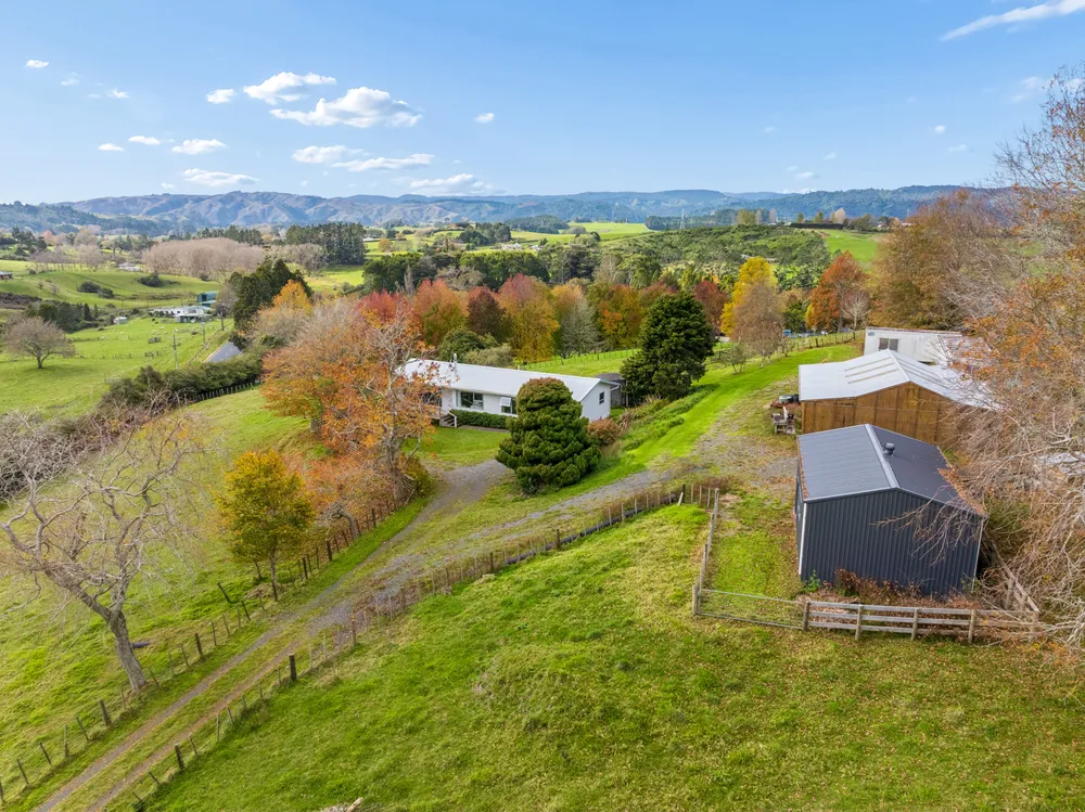 Photos of 1984 Hunua Road