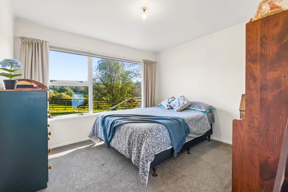 Photos of 1984 Hunua Road