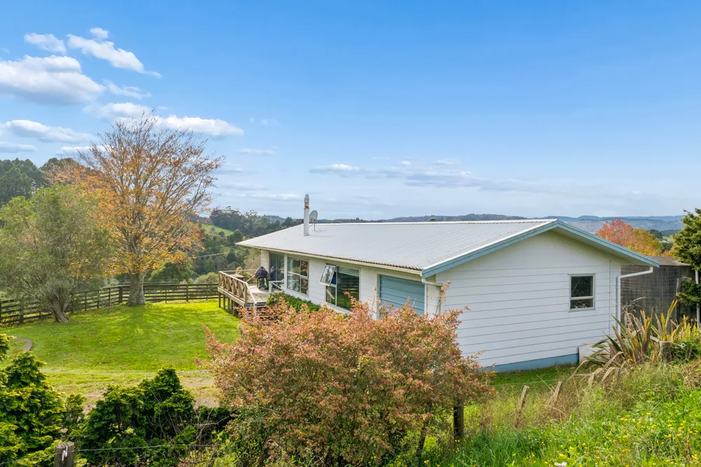 Photos of 1984 Hunua Road
