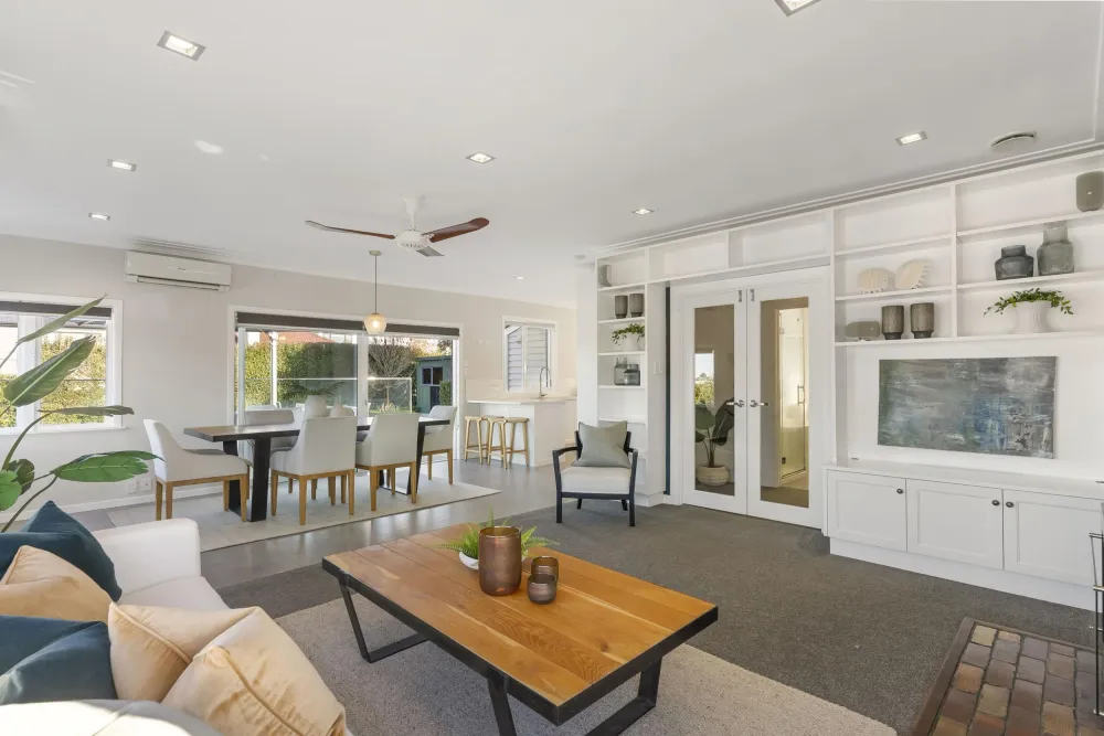 Photos of 1 Cassino Street