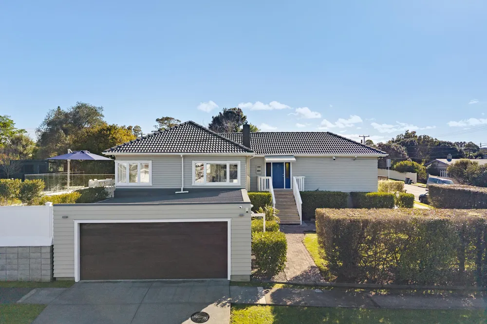Photos of 1 Cassino Street