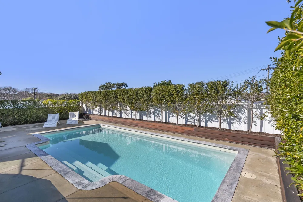 Photos of 1 Cassino Street