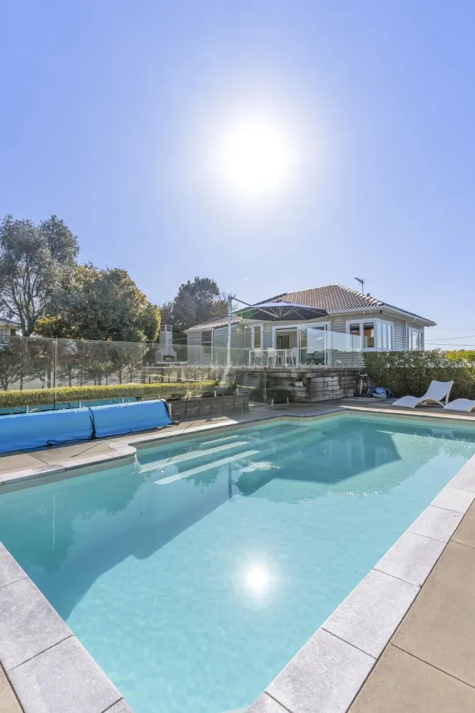 Photos of 1 Cassino Street