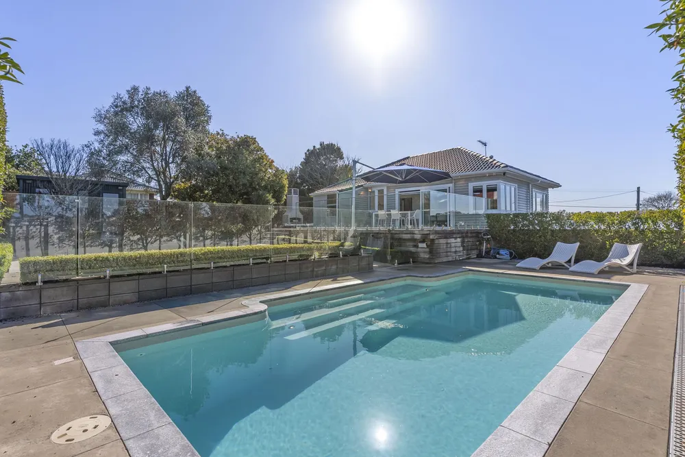 Photos of 1 Cassino Street