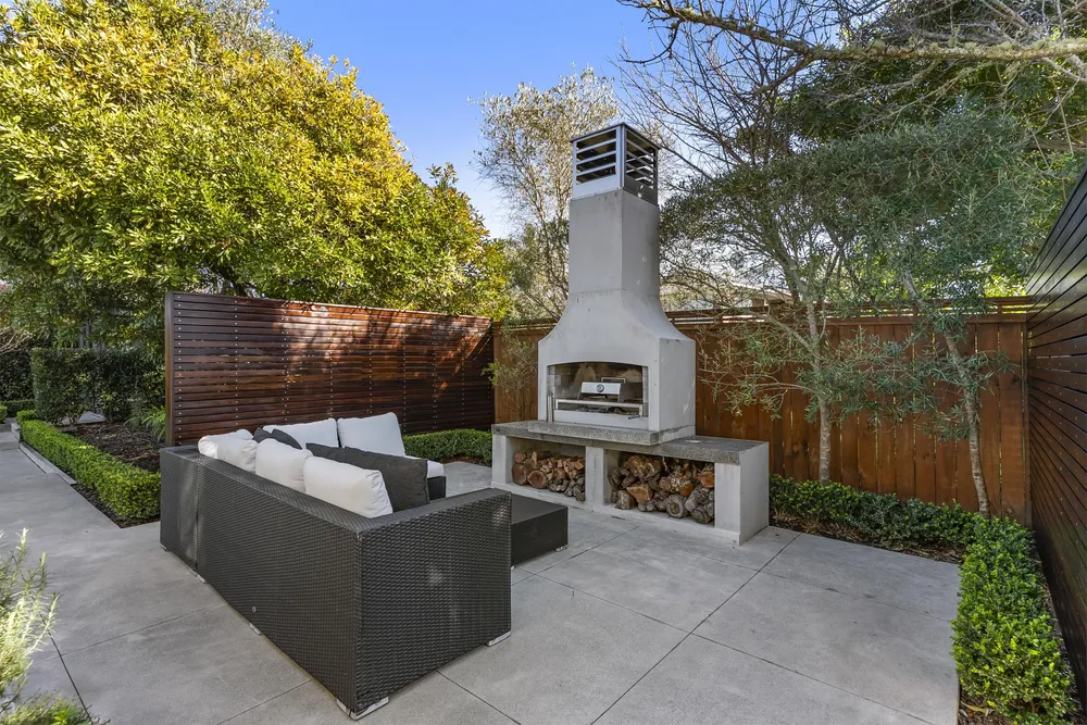 Photos of 1 Cassino Street
