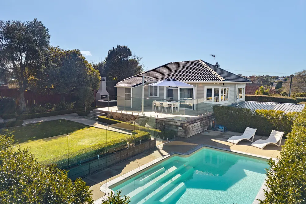 Photos of 1 Cassino Street