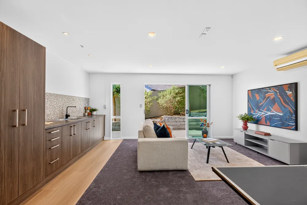 Photos of 17 Mansion Court