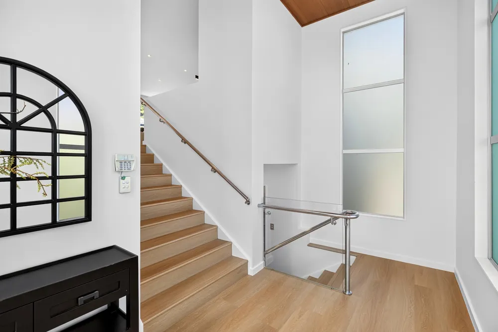 Photos of 17 Mansion Court