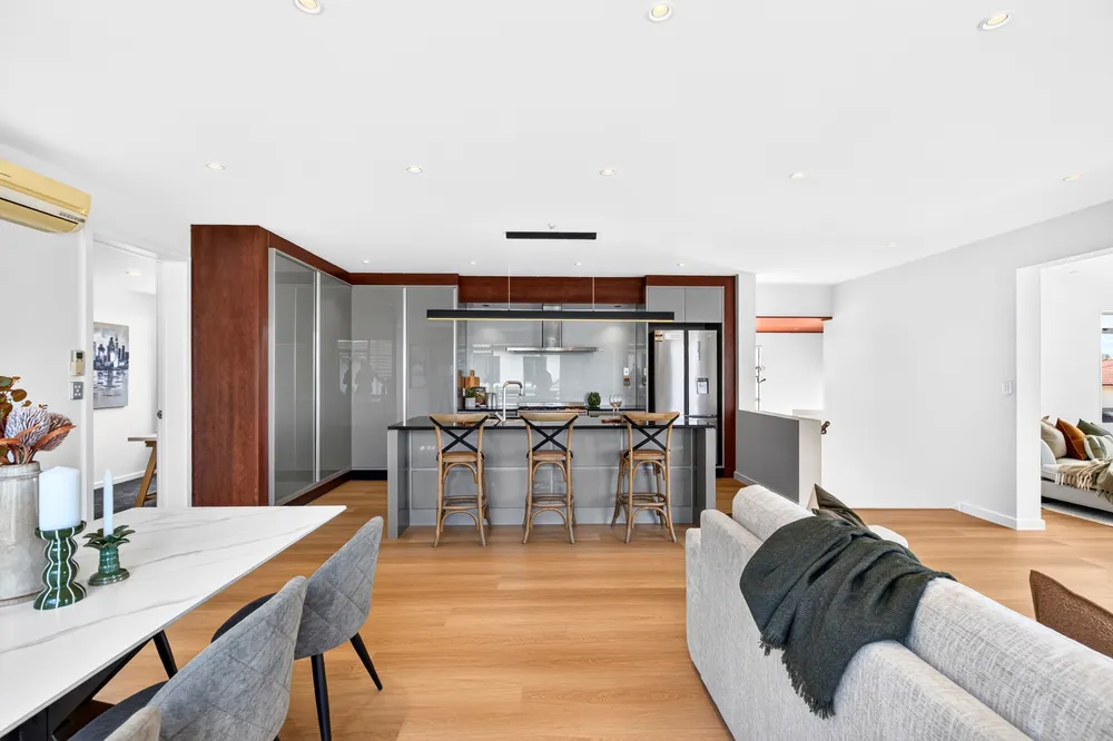 Photos of 17 Mansion Court