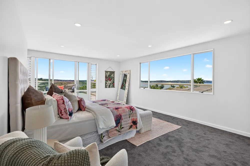 Photos of 17 Mansion Court