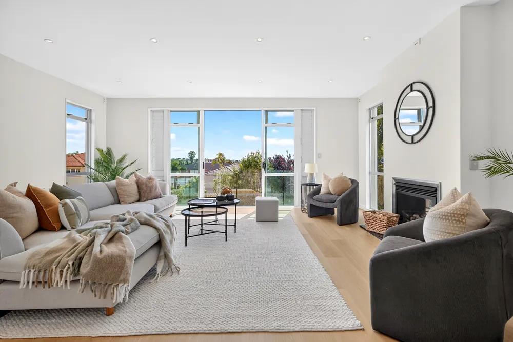 Photos of 17 Mansion Court