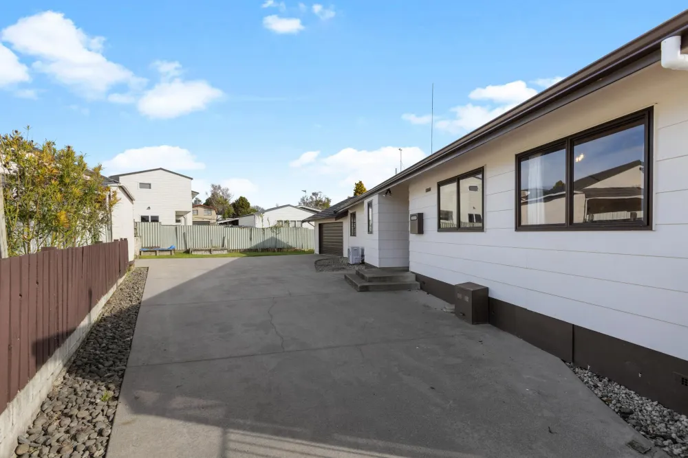Photos of 18 Knightsbridge Place
