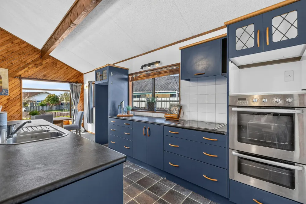 Photos of 18 Knightsbridge Place