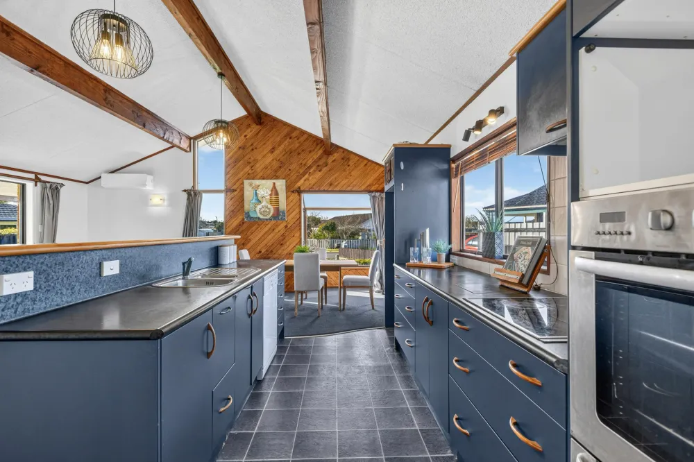 Photos of 18 Knightsbridge Place