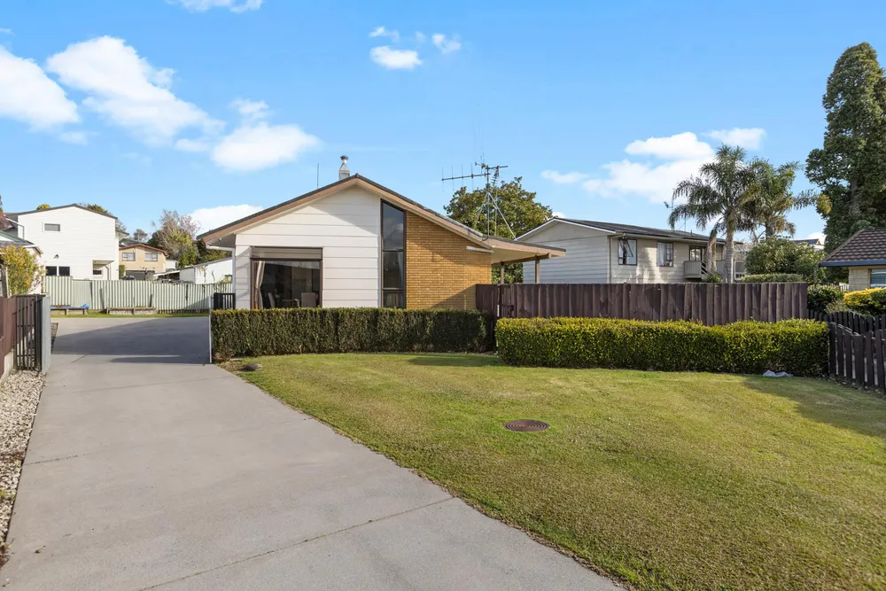 Photos of 18 Knightsbridge Place