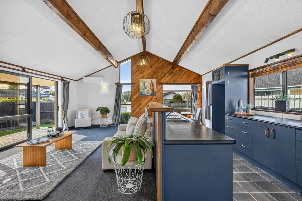 Photos of 18 Knightsbridge Place