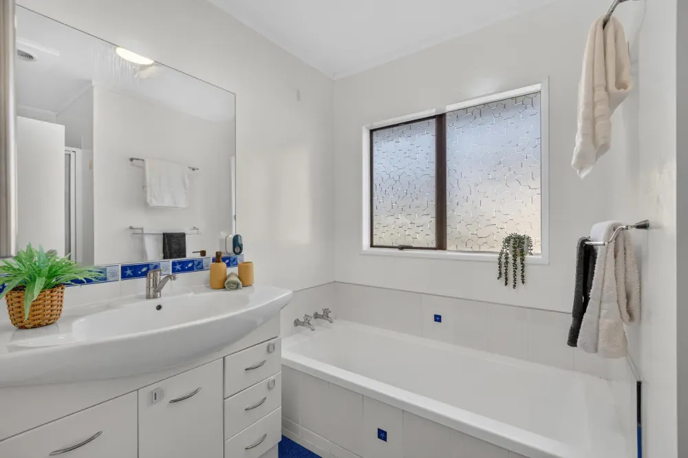 Photos of 18 Knightsbridge Place