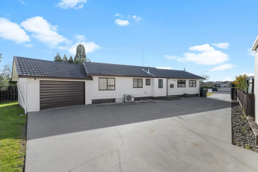 Photos of 18 Knightsbridge Place