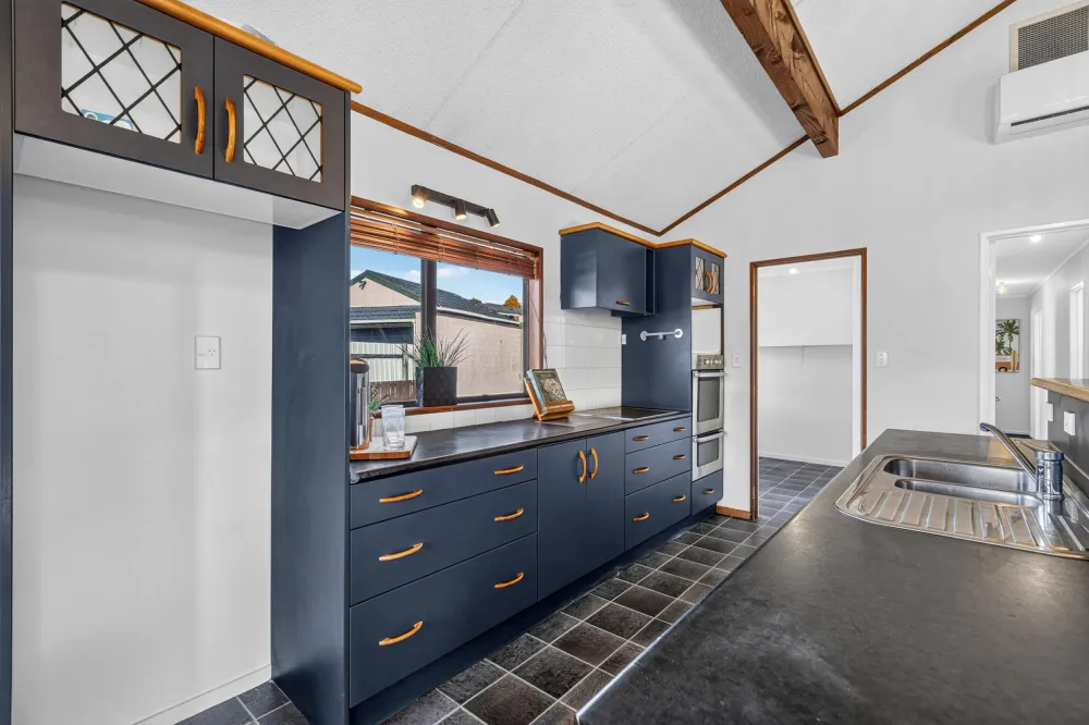 Photos of 18 Knightsbridge Place
