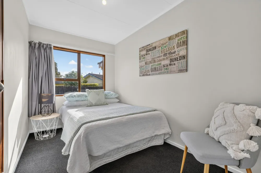 Photos of 18 Knightsbridge Place