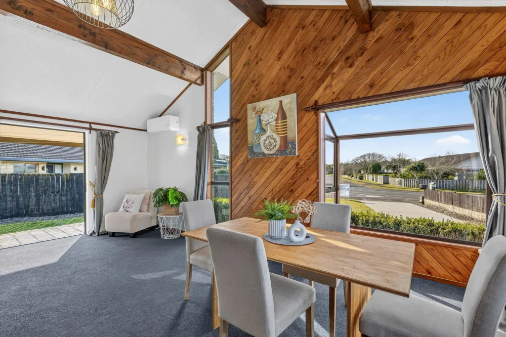 Photos of 18 Knightsbridge Place